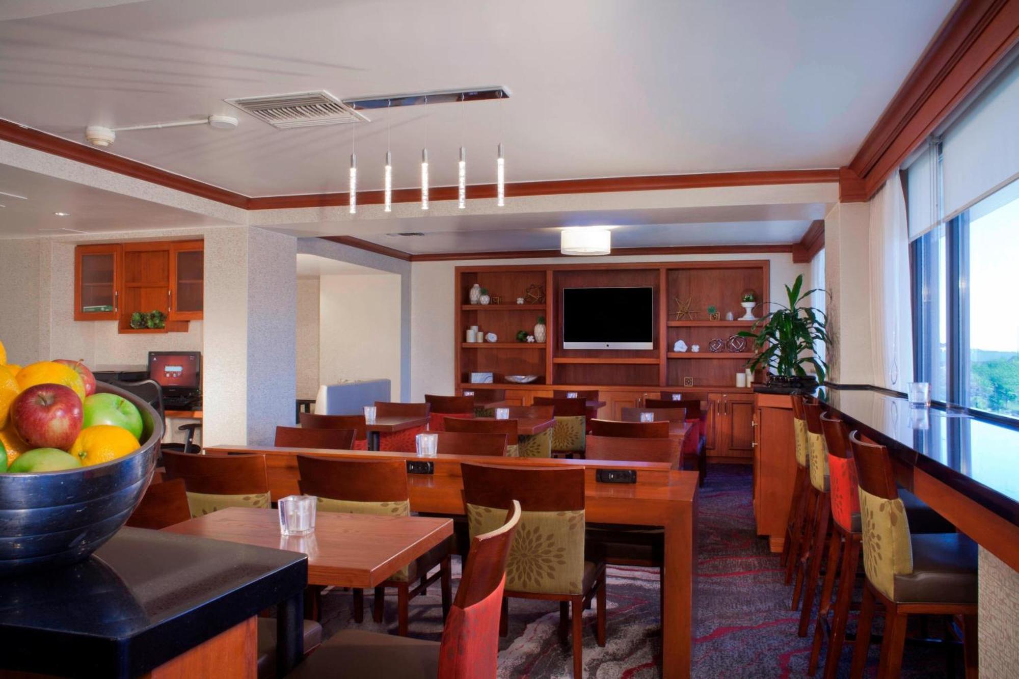 Denver Airport Marriott At Gateway Park